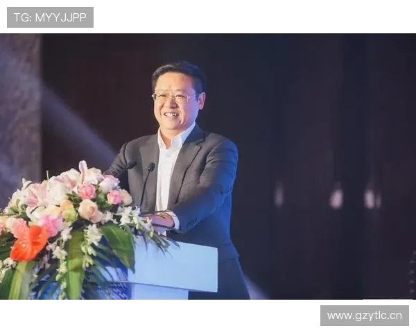 吴向东手腕那块表把我一个月工资都看扁了